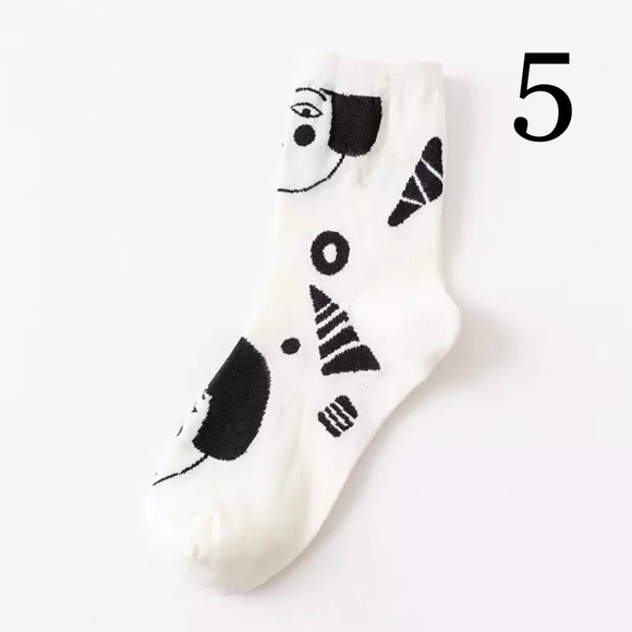 Minimal Printed Socks - Picture 8 of 8